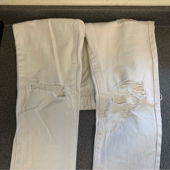 PacSun Women’s Eco White Ripped 90s Mom Jeans Size 29 - Picture 3 of 8